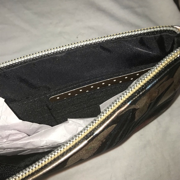 Cute Hawaiian themed wristlet wallet - Picture 4 of 4